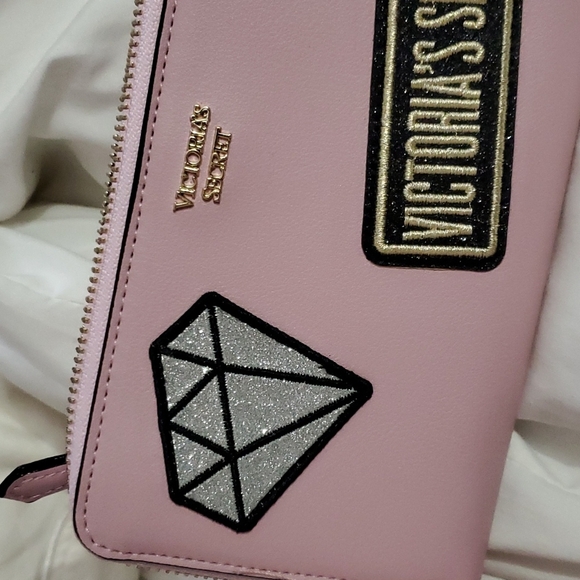 VICTORIA'S SECRET SUPER CUTE BLING PATCH RARE HTF WALLET - Picture 2 of 3
